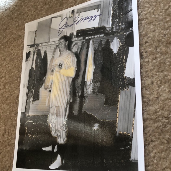 Joe DiMaggio Autographed 8x10 Photo with Certificate of Authenticity - Picture 4 of 9